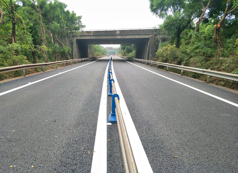 G76廈蓉高速（隆納）沿線匝道路面 處治工程順利完工