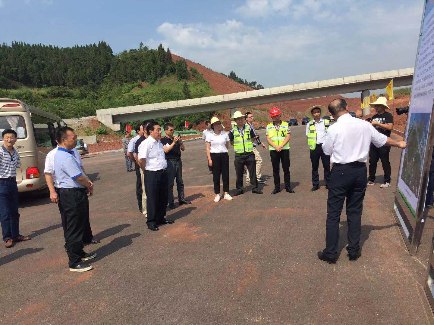 資陽市市委書記廖仁松調研嬌子大道西延線建設項目