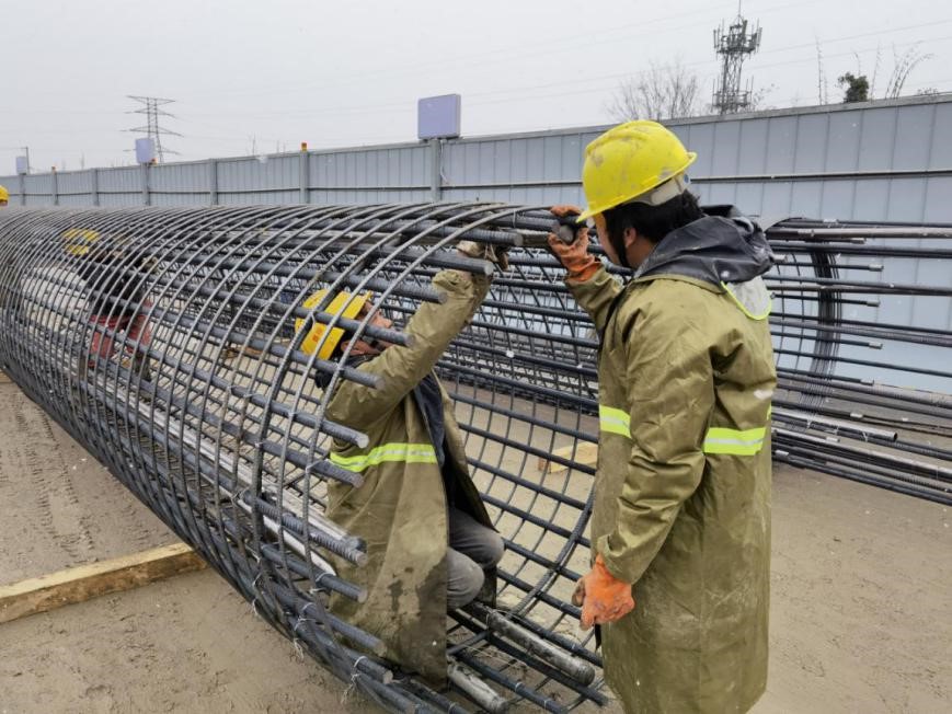 大雪紛飛，成綿擴容工地上青春如火 四川交投建設公司團員青年發(fā)揮建設力量