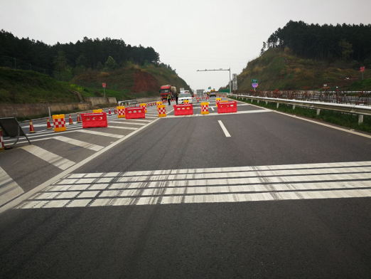 遂廣高速金橋樞紐互通匝道K265+300路面病害處治工程順利完工